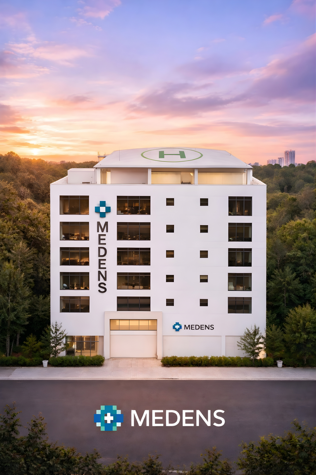 Médico con paciente en clínica MEDENS